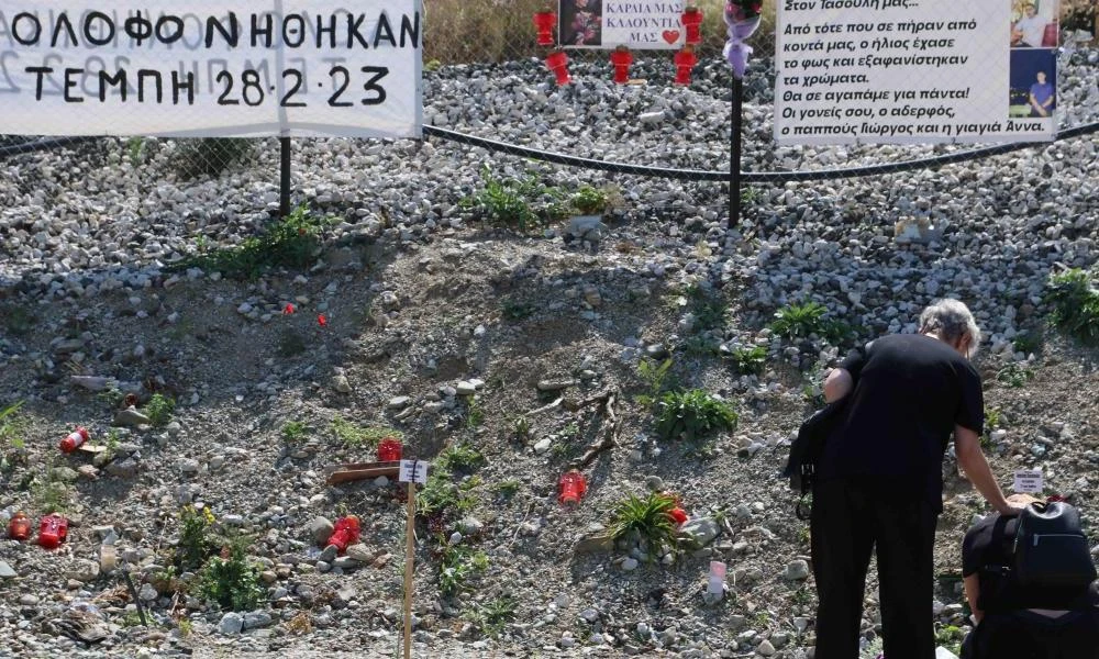 Διακοπή της εξεταστικής στη Βουλή για τα Τέμπη ζητούν οι συγγενείς των θυμάτων